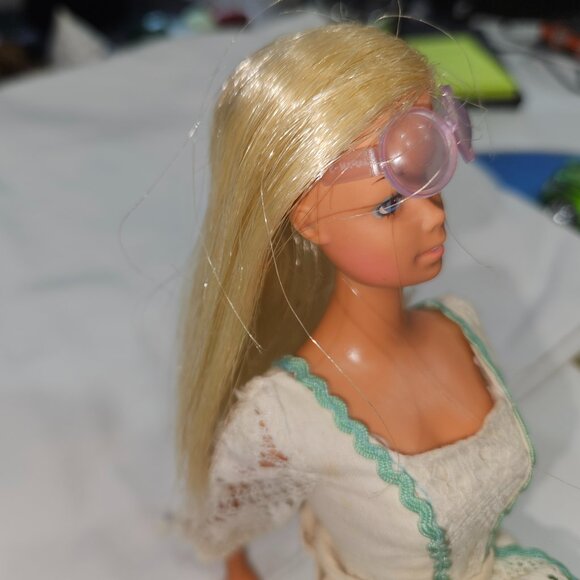 1966 Vintage Sunset Malibu Barbie Doll with Sunglasses still attached. Japan. - Picture 9 of 16